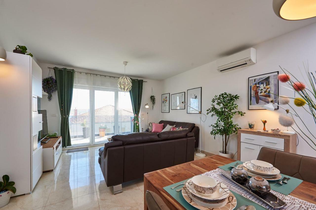 Golubica Apartment Trogir Exterior photo